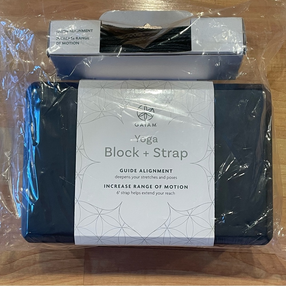 NWT Gaiam Yoga Block and Strap Set